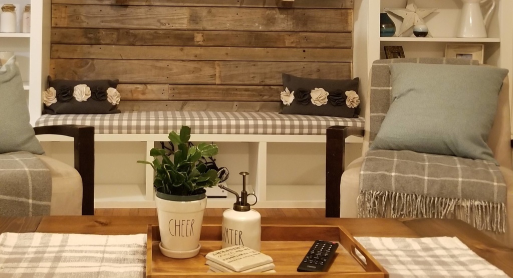 Farmhouse style DIY no sew bench that is comfortable and cozy for a family room